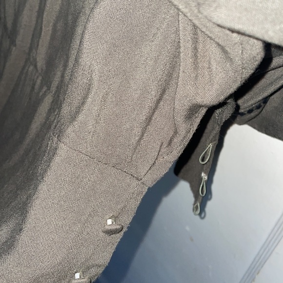 Beautiful floral stitched top from ark & co! - Picture 4 of 6